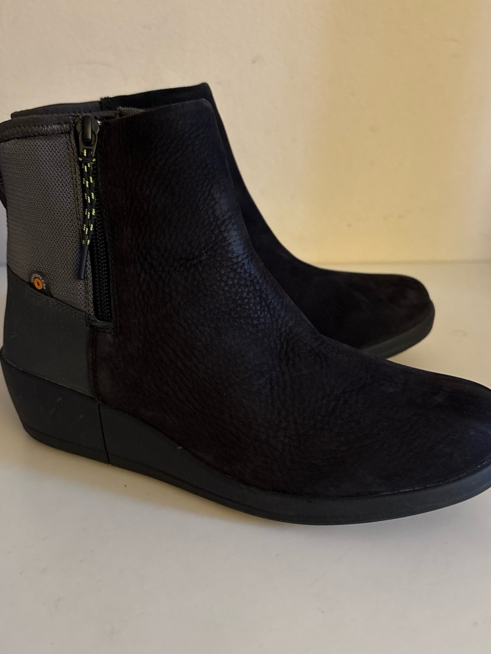 BOGS Women's Vista Rugged Zip Ankle Boot black Women's 8 us